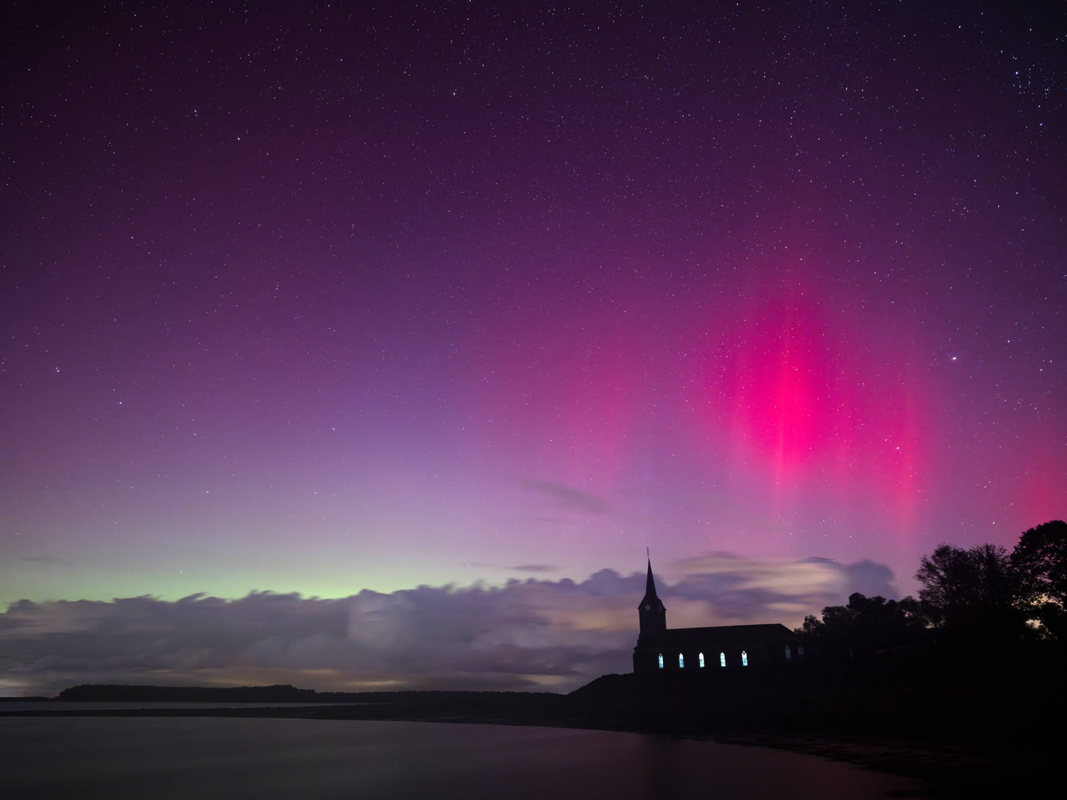 Aurora boreales will illuminate the sky in France, a first for 22 years