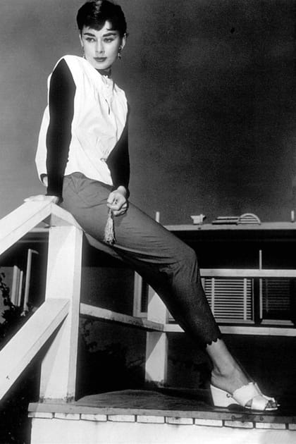 Audrey Hepburn en blouse bicolore