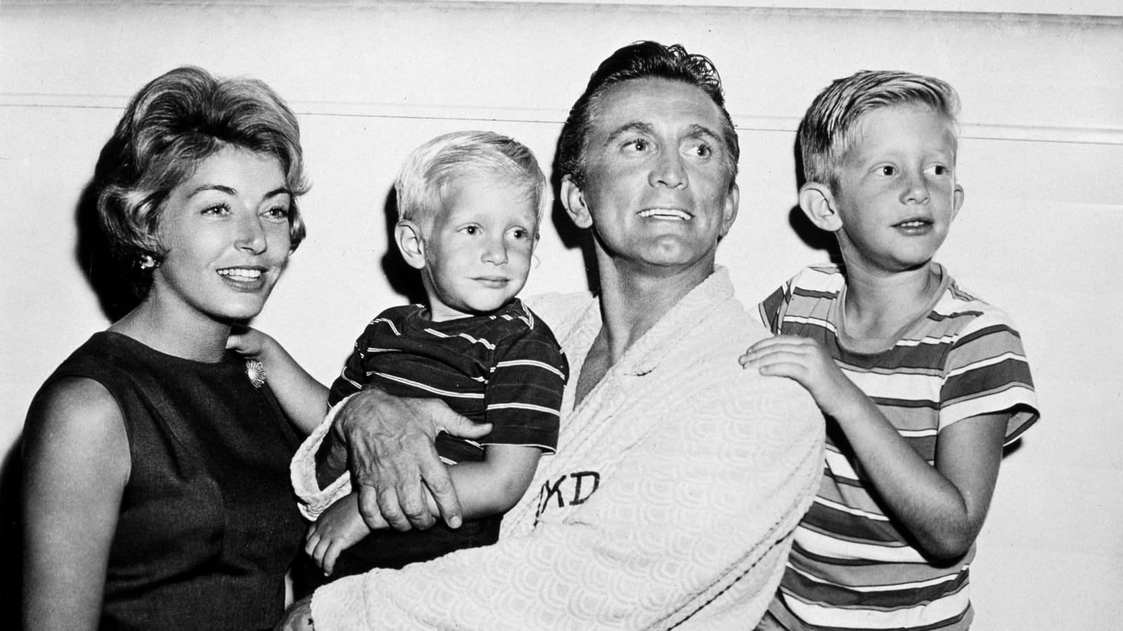 Anne Buydens, Eric Douglas, Kirk Douglas et Peter Douglas