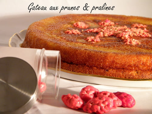 Gâteau aux prunes et pralines