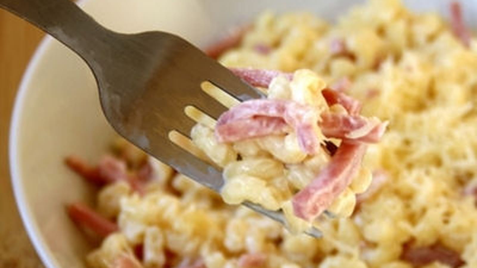 Coquillettes à la vache qui rit et jambon
