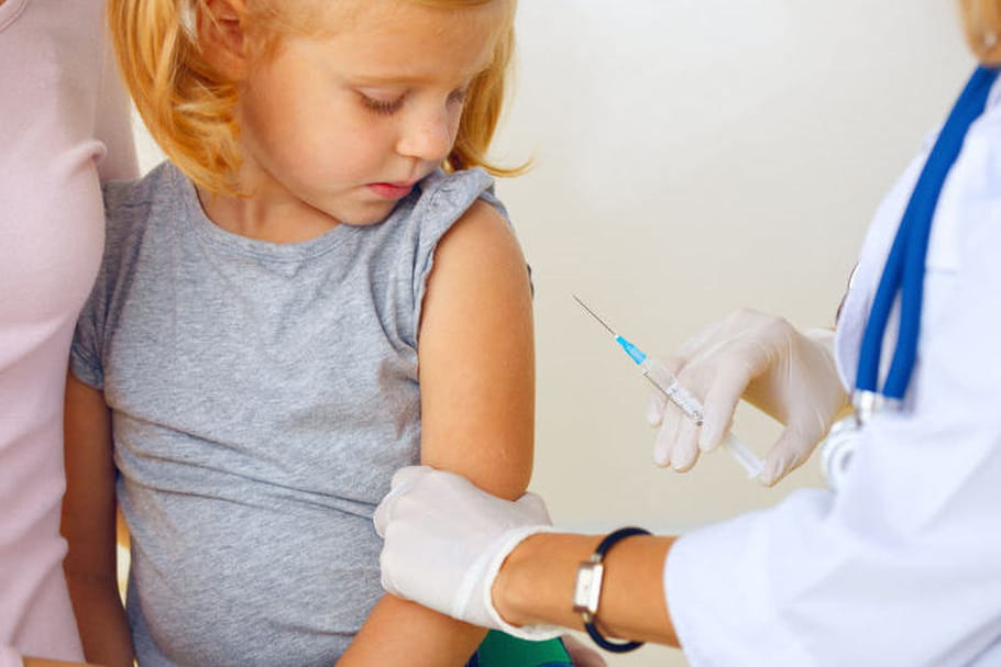 Pénurie de vaccins BCG et DTP : comment vacciner les enfants, en attendant ?