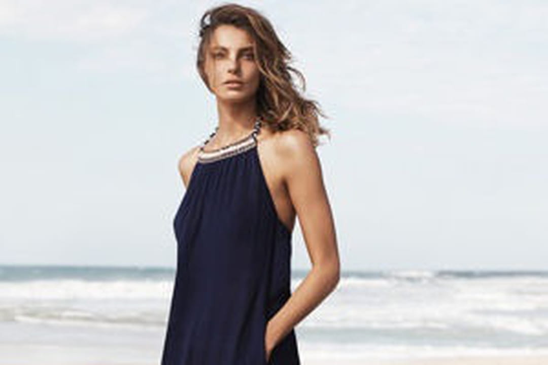 Robe longue dos nu de Mango