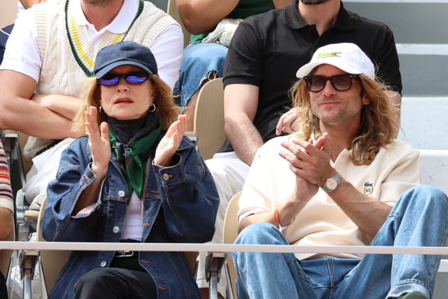Isabelle Huppert, élégante à Roland-Garros