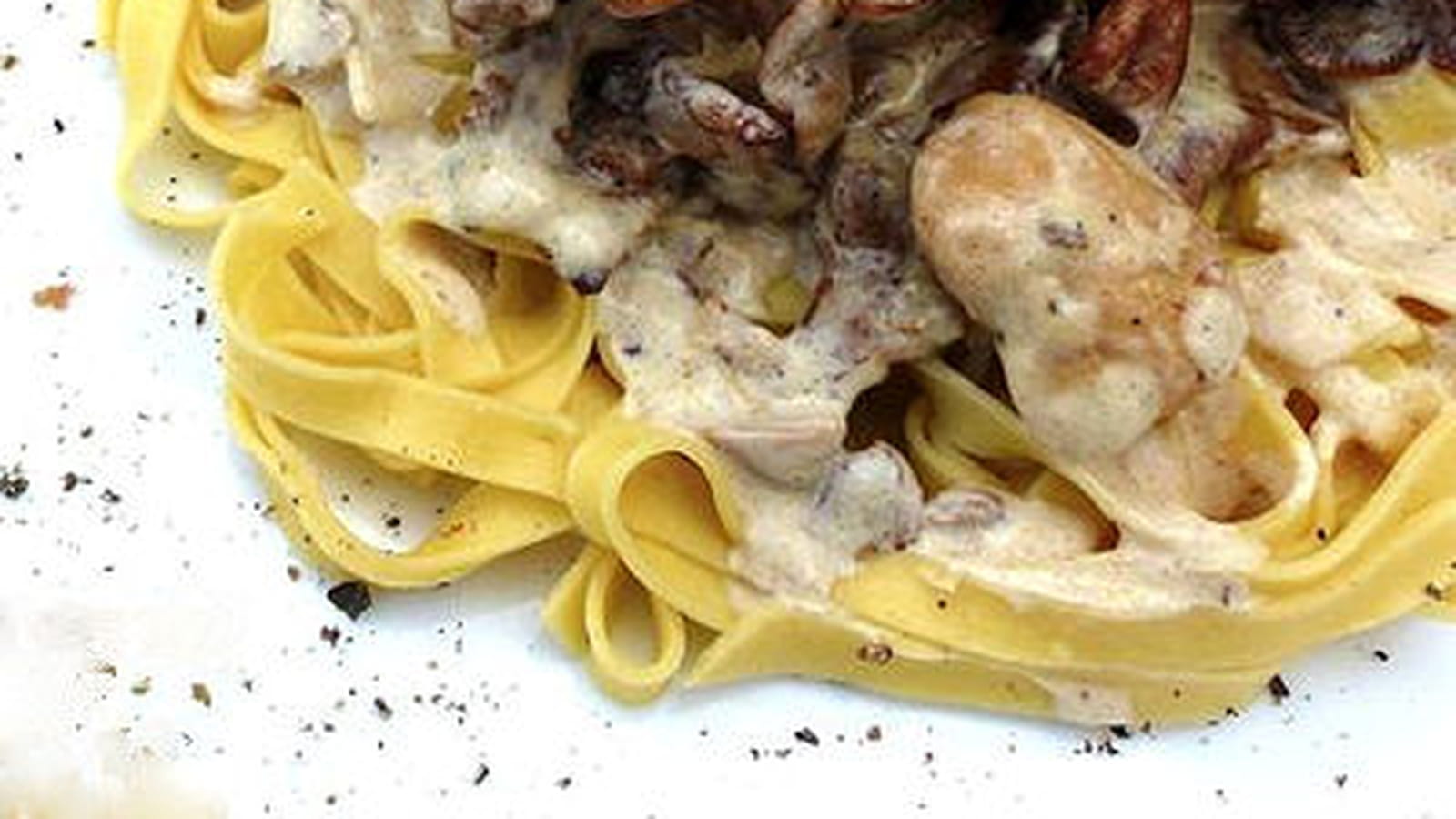Poulet aux girolles et tagliatelles fraîches