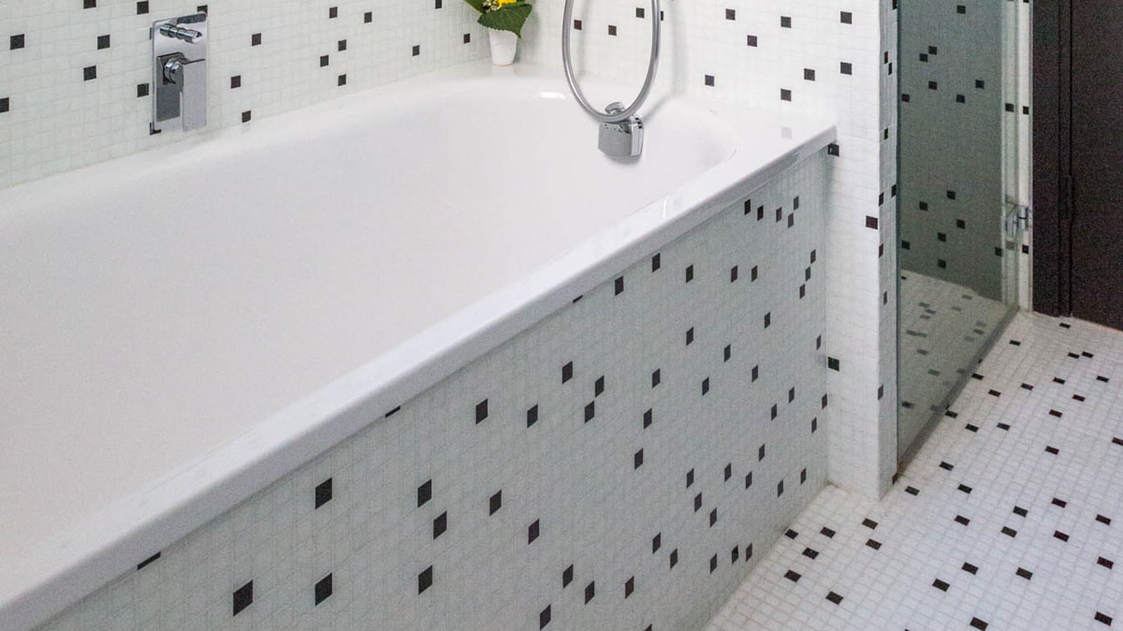 Douche en noir et blanc 