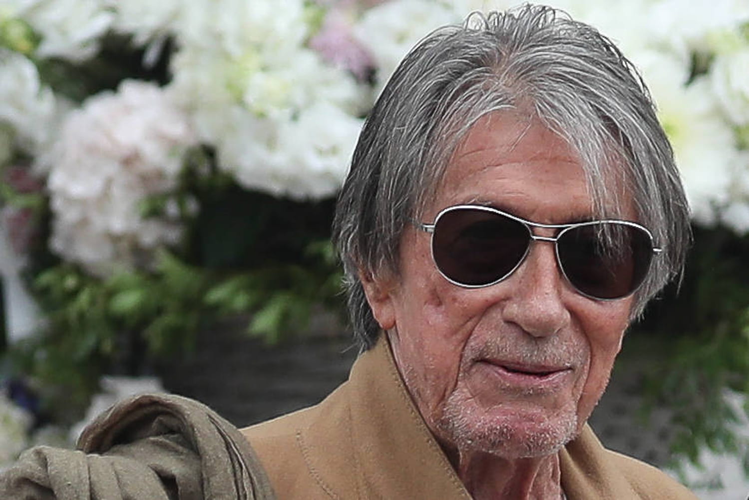 Jacques Dutronc crazy with his cats? “He sends faxes in which he writes…”