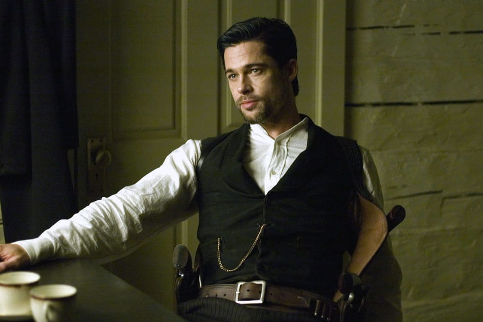 Les cheveux noirs de Brad Pitt