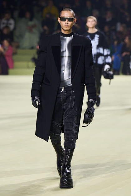 Look 94&nbsp;du d&eacute;fil&eacute; Balmain