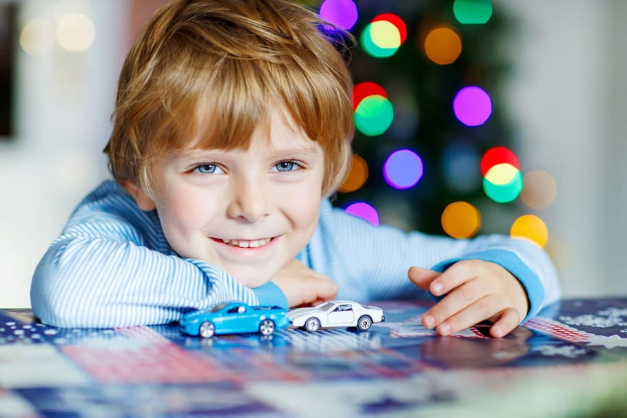 Un calendrier de l'Avent en jouets pour les enfants