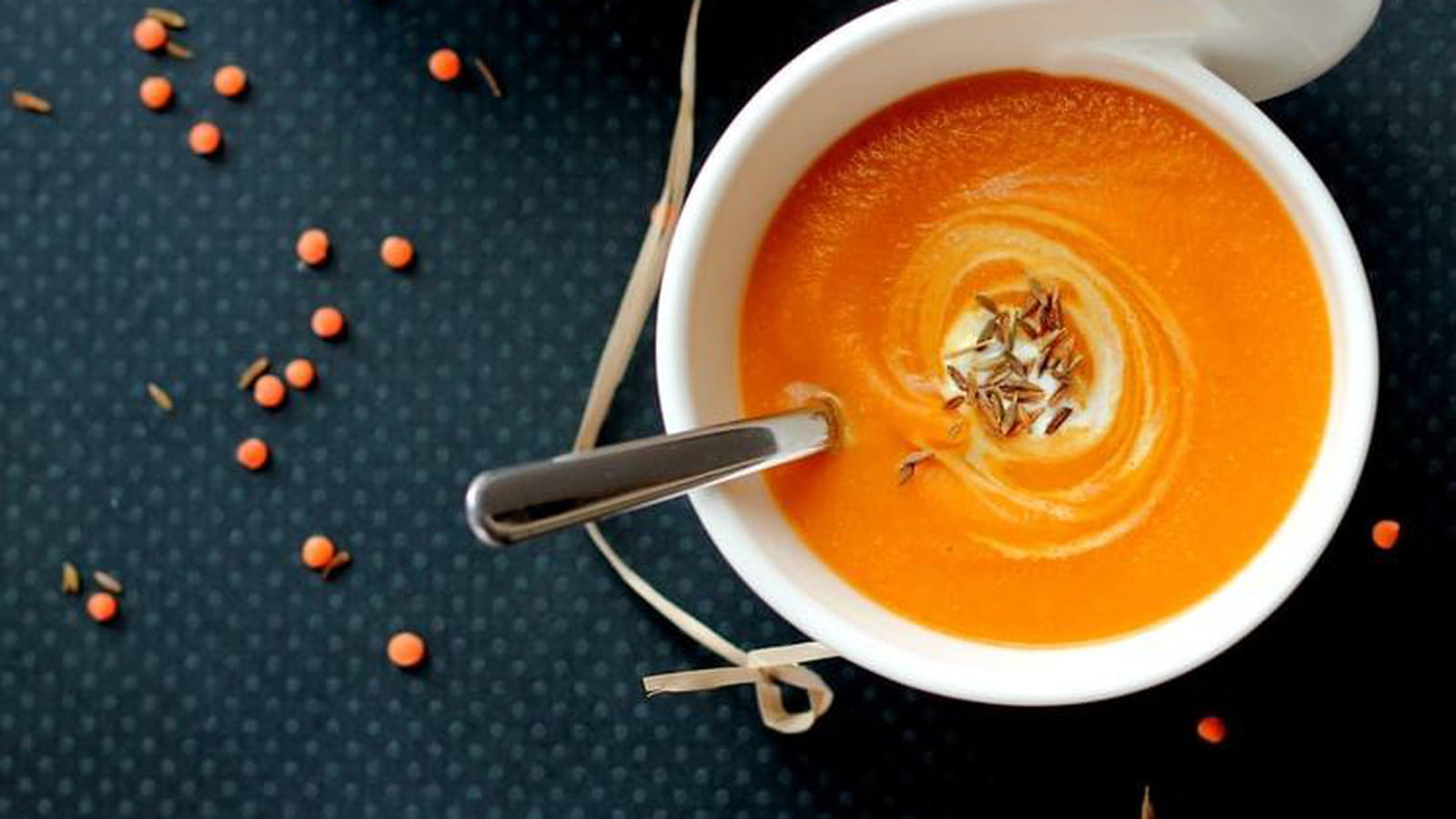 Soupe de butternut, de carottes et de lentilles corail
