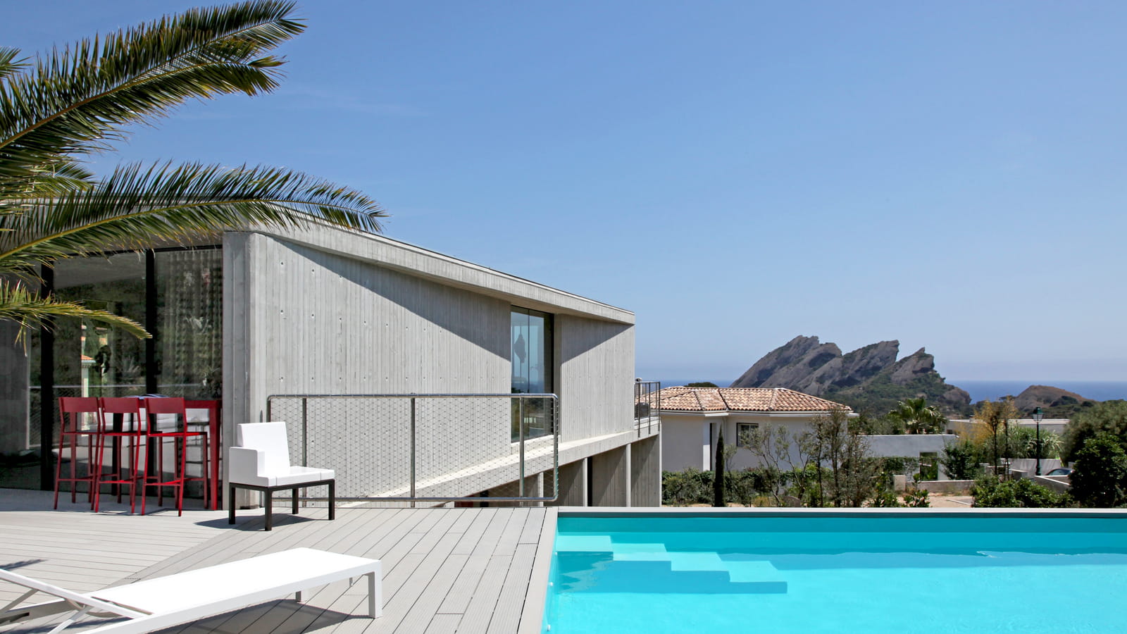 Piscine sur la terrasse