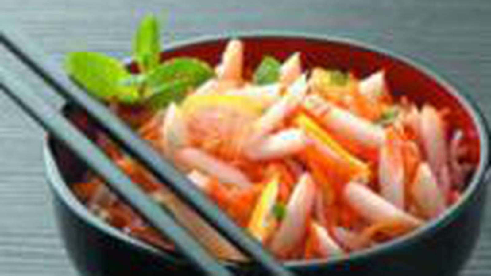Salade acidulée surimi-cacahuète