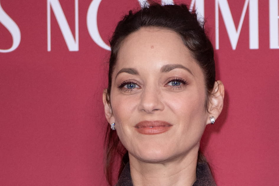 P&eacute;tillante, Marion Cotillard s'affiche avec une queue-de-cheval