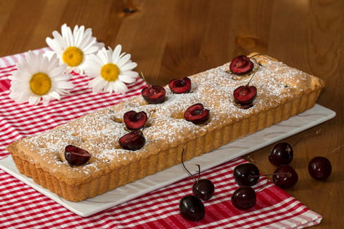 Tarte biscuitée aux cerises noires