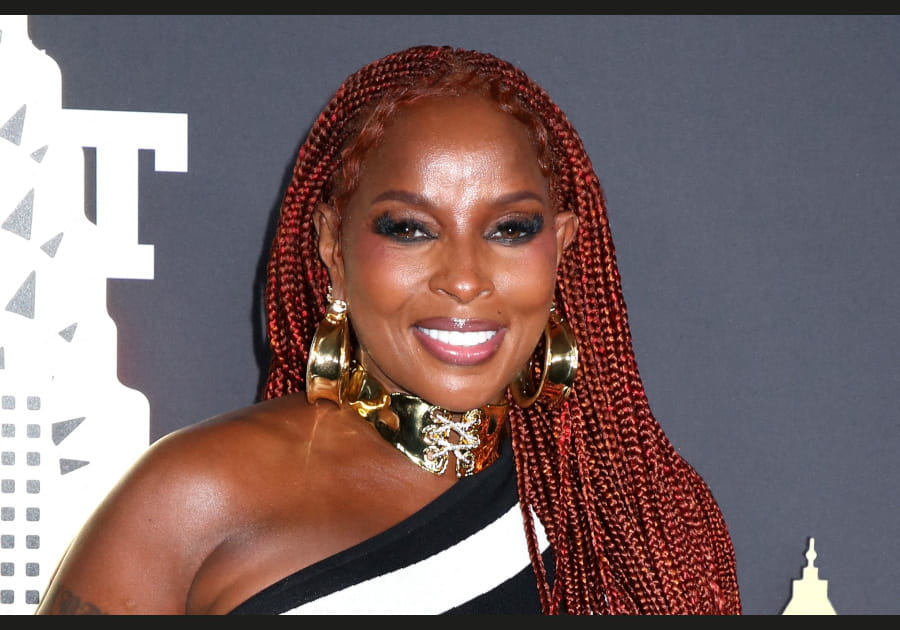 Les faux-cils alourdissants de Mary J. Blige