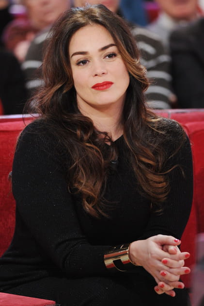 Lola Dewaere, &agrave; 35&nbsp;ans, sur le canap&eacute; rouge de Drucker