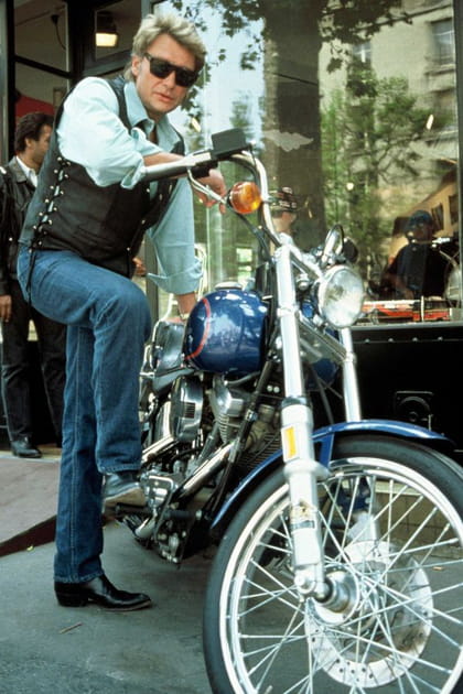 Johnny Hallyday en jean et veston de cuir
