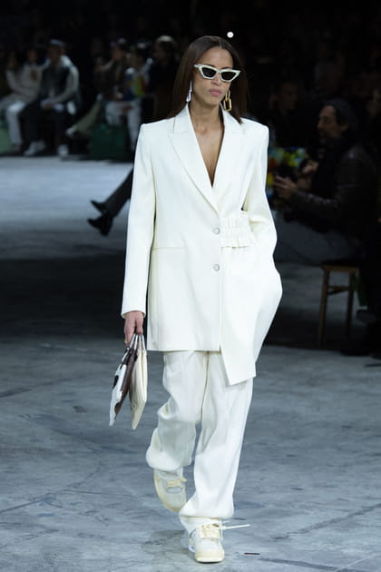 Noémie Lenoir lors du défilé Off-White automne-hiver 2020-2021