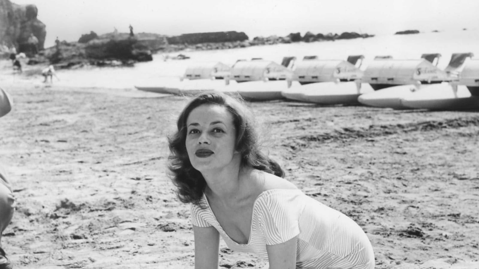 Sur le sable de la Croisette, en 1958