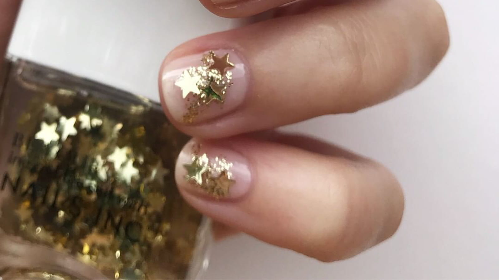 Ongles étoilés