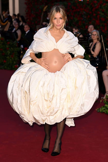 Apr&egrave;s&nbsp;: Sienna Miller &agrave; 41&nbsp;ans enceinte et en robe ballon