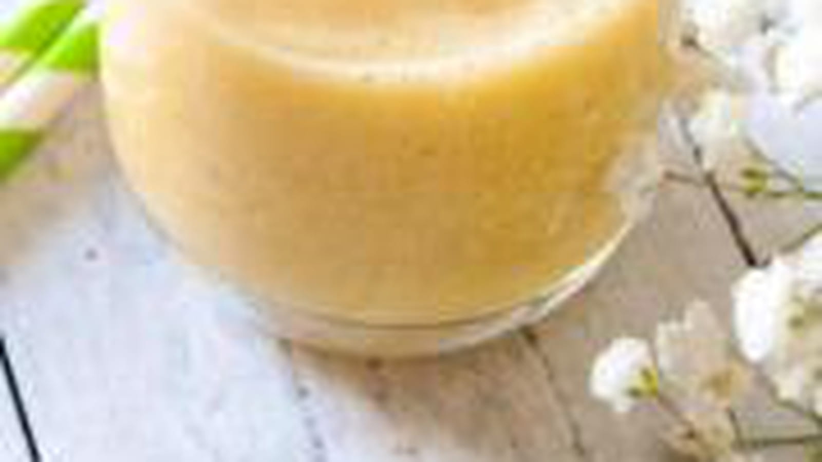 Smoothie au lait d'amande, mangue et miel