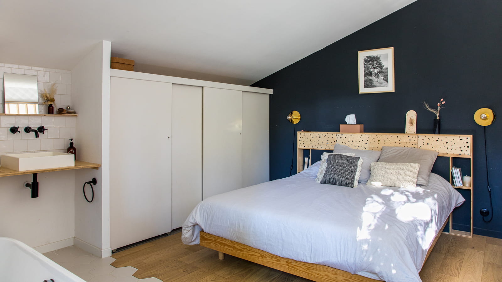 Chambre avec rangement