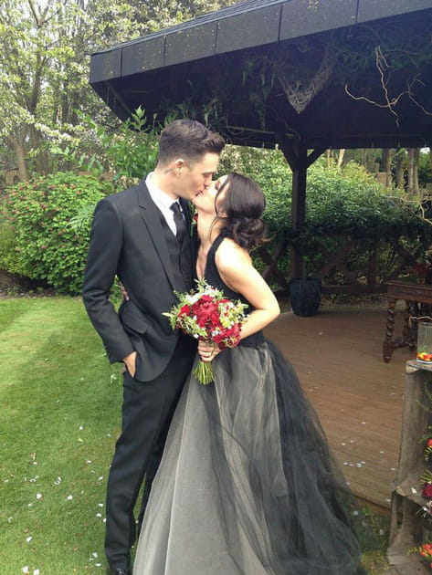 Shenae Grimes : la robe noire