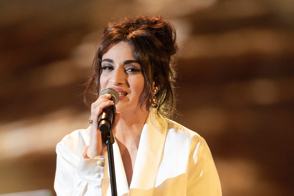 Cam&eacute;lia Jordana et son smoky eyes iris&eacute;