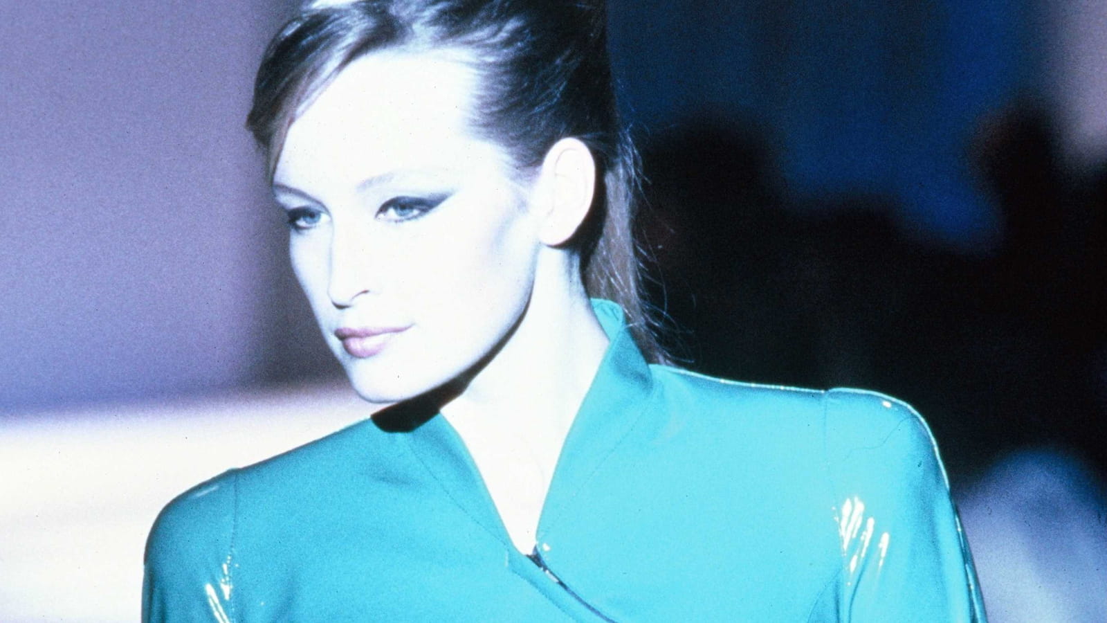 Estelle Hallyday - 1990