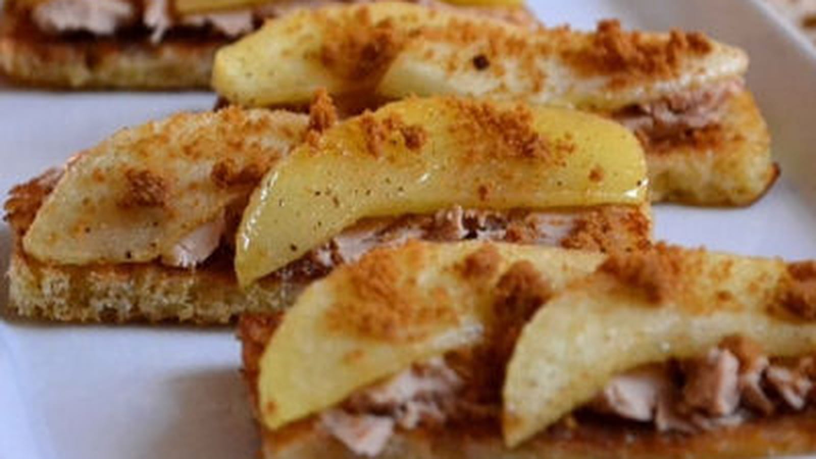 Toasts de pain perdu au foie gras, pomme et spéculoos