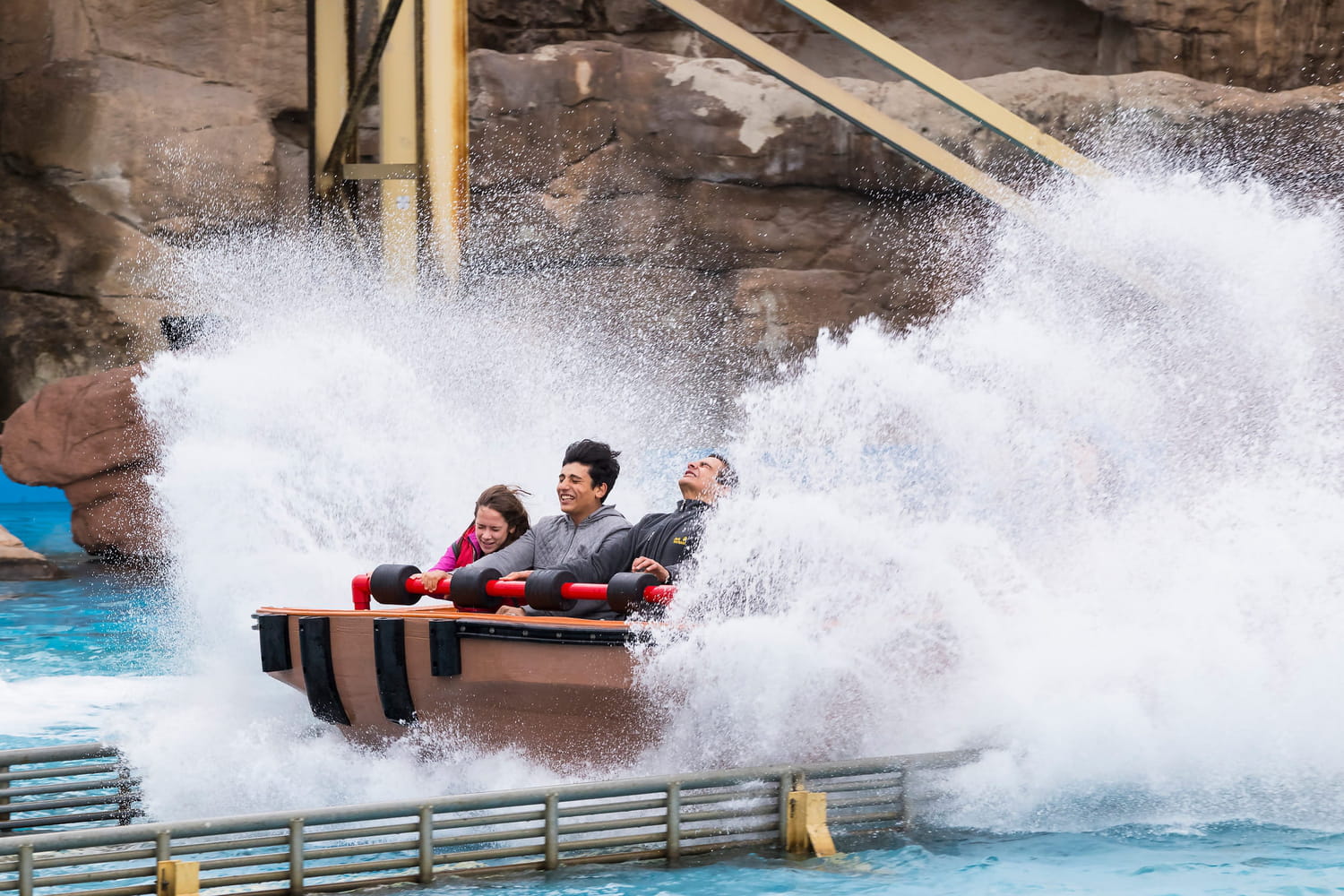 this amusement park has found a crazy idea to offer new sensations
