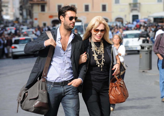 Au bras de son ex-compagnon, Manuel Casella (2008)