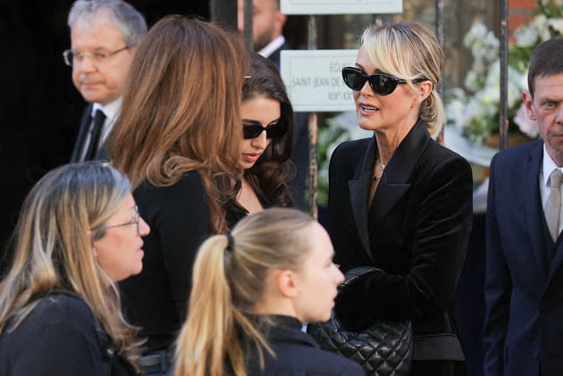 Obs&egrave;ques de Nadia Far&egrave;s&nbsp;: ses filles, Laeticia Hallyday, Elsa Zylberstein... PHOTOS des adieux