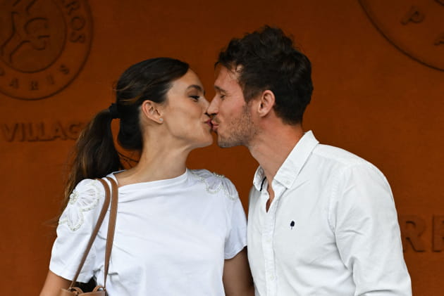 Marine Lorphelin et son beau chéri Stanislas Gruau s'embrassent à Roland-Garros