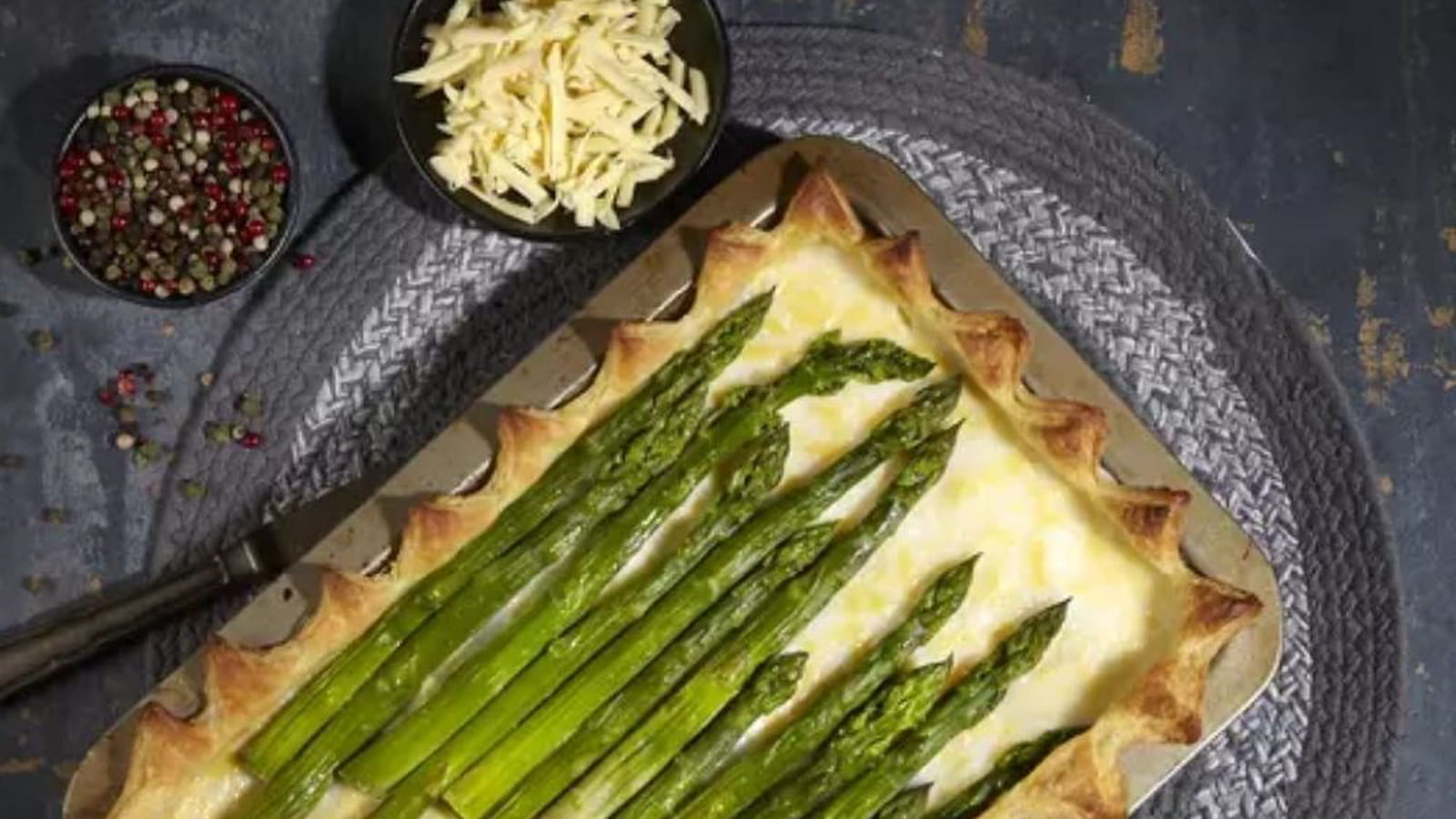 Tarte vegan aux asperges et Violife
