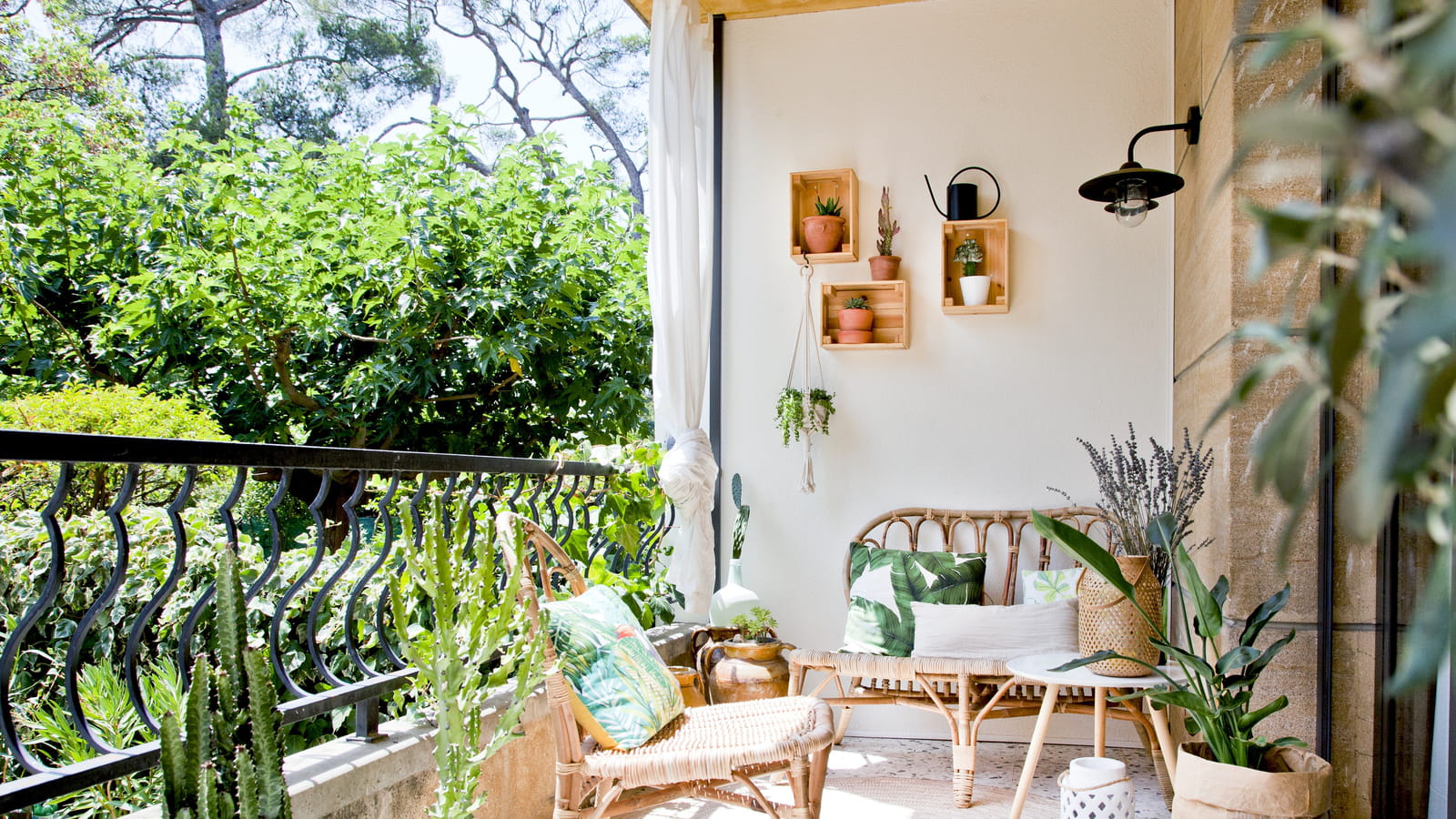 Salon bohème sur la terrasse 