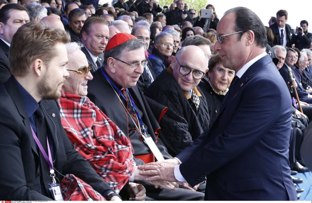 Face &agrave; Fran&ccedil;ois Hollande en 2015, en Arm&eacute;nie