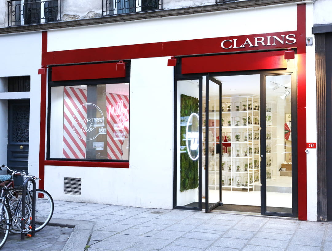 clarins-lab-pop-up-paris-devanture