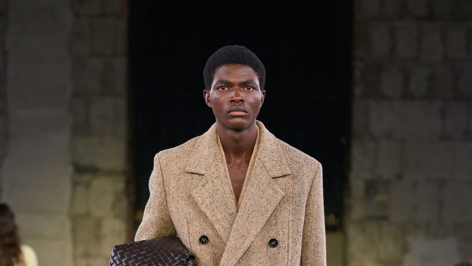 Look 60