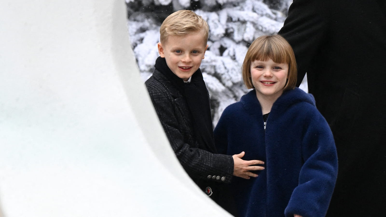 Jacques et sa soeur Gabriella de Monaco au palais pour Noël