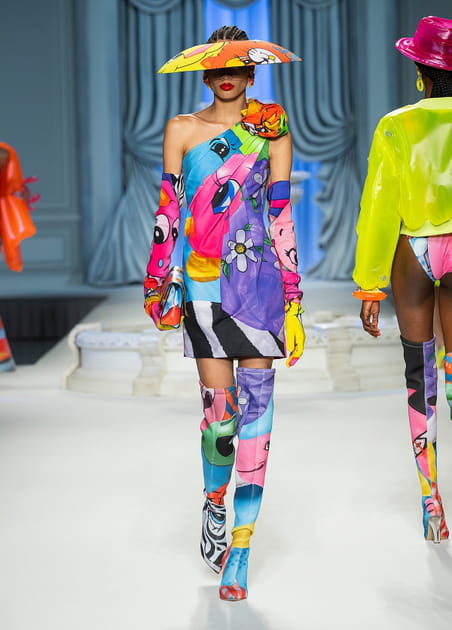 Look 45&nbsp;du d&eacute;fil&eacute; Moschino