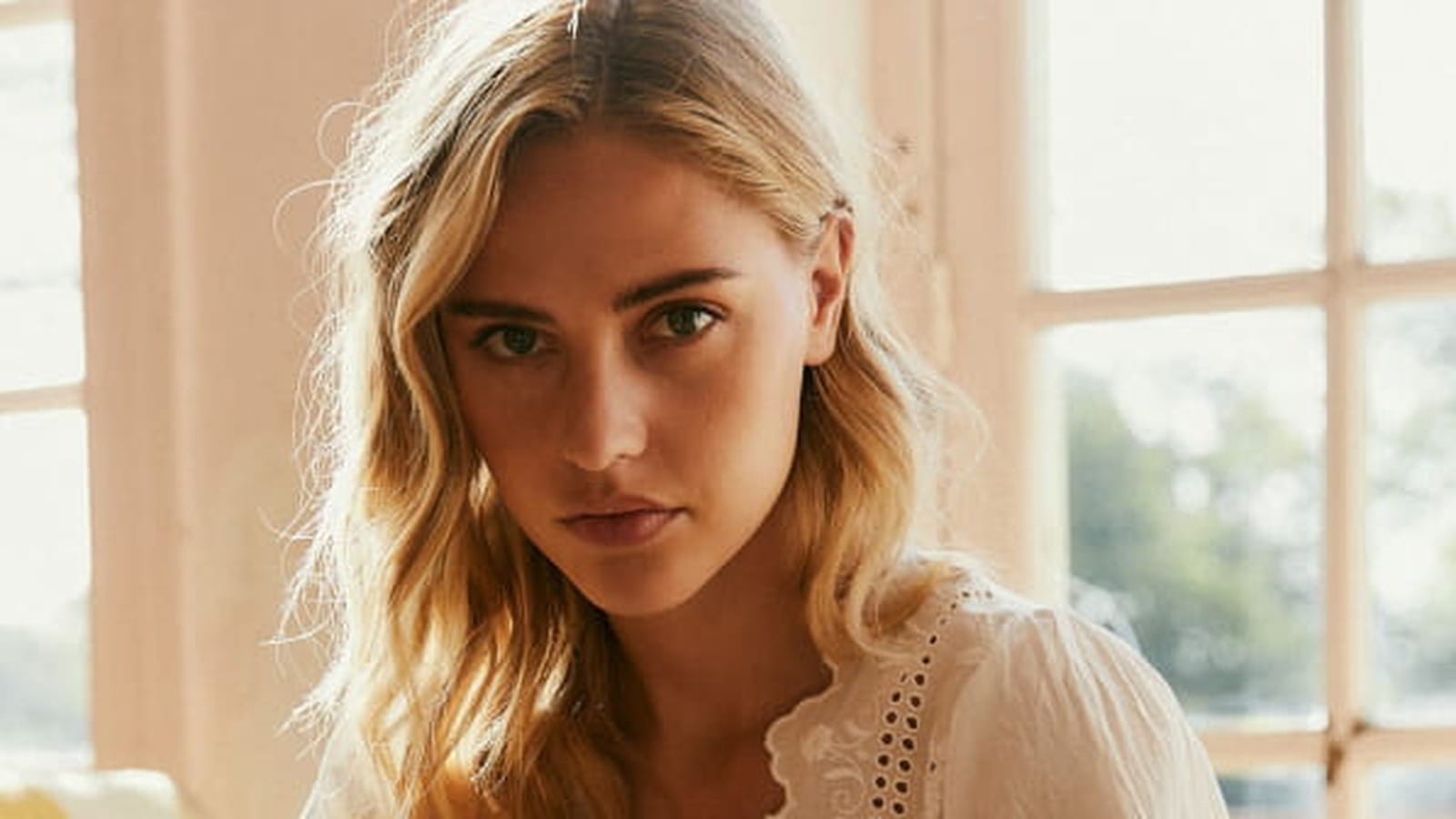 50 blouses et chemises tendance pour se rendre au bureau cet automne