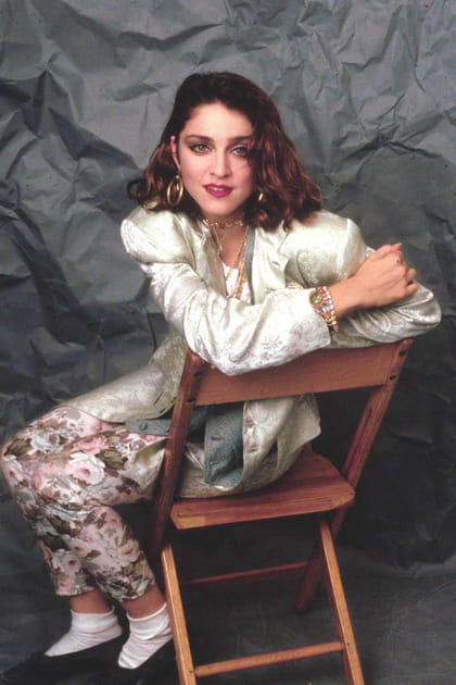 Madonna en pantalon à fleurs