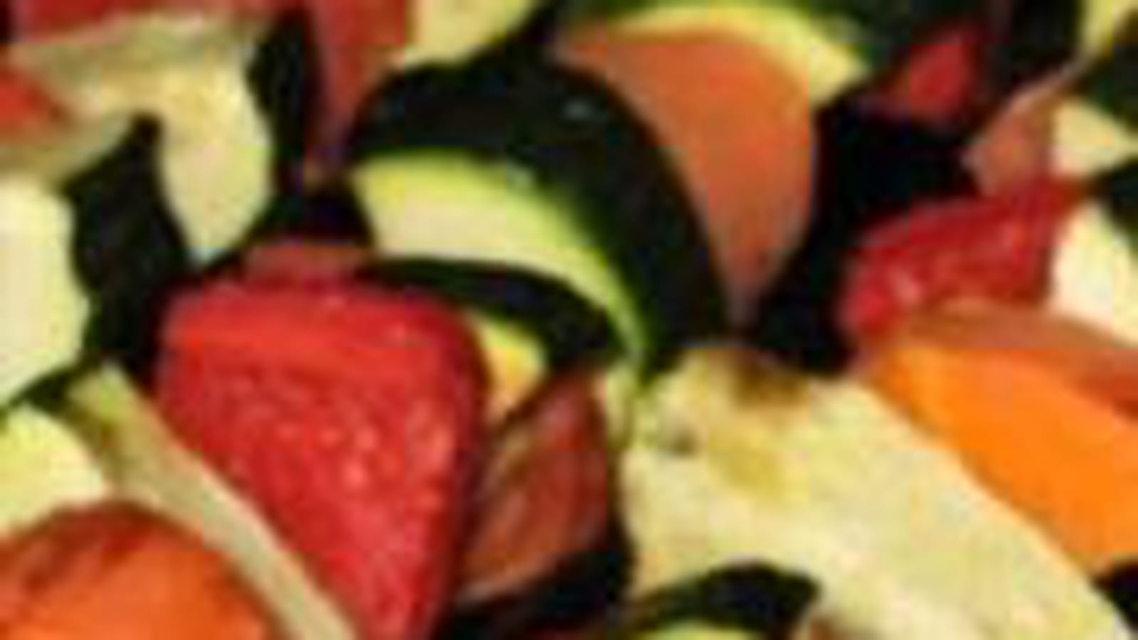 Brochettes de poulet marinées et légumes grillés