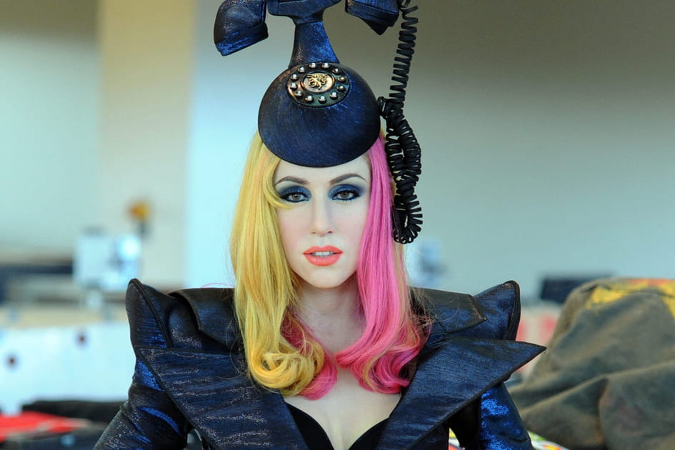 La coloration jaune et rose de Lady Gaga