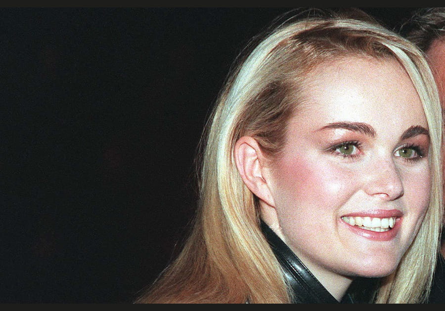 Le regard iris&eacute; de Laeticia Hallyday