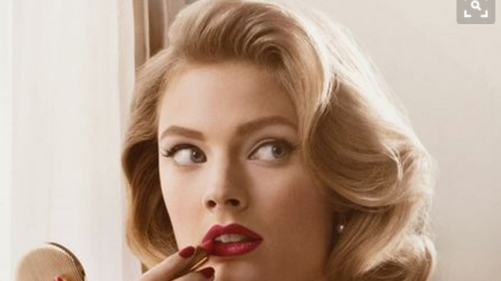 Le brushing pin-up