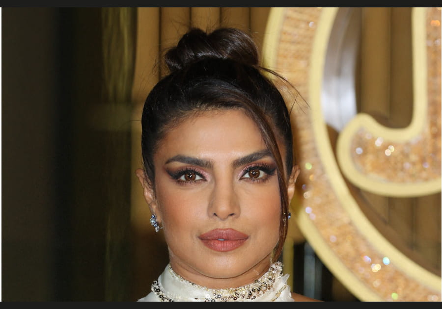 Top&nbsp;: le chignon haut de Priyanka Chopra Jonas